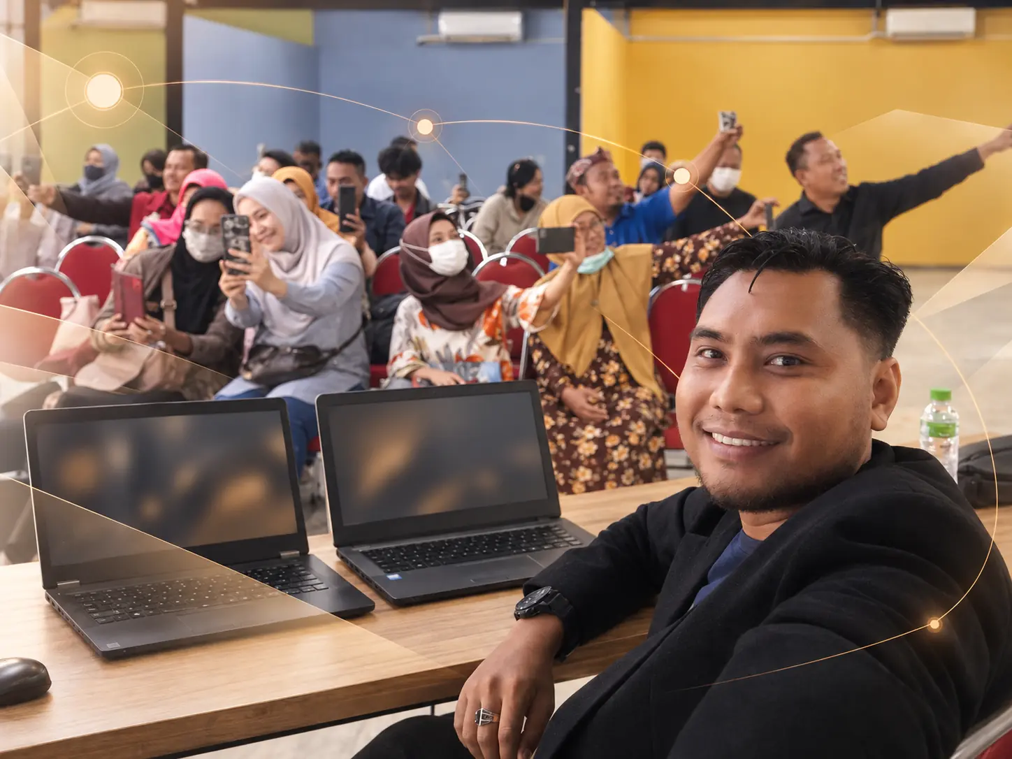 Mas Ojay bersama peserta workshop dalam sesi mentoring interaktif dengan decision framework.